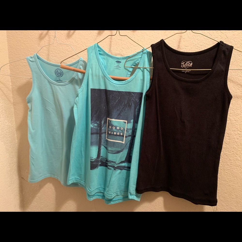 Girls sleeveless tee’s, 3 shirts, G104